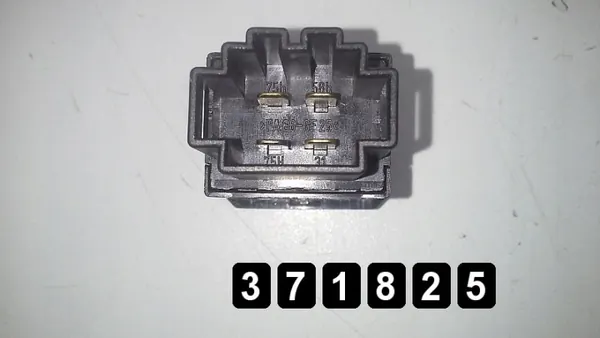 Commutateur Ford d'occasion OEM AM-371825 pour Galaxy 1997 image 3