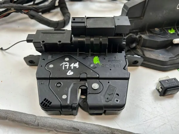 BMW M5 framdörrsstoppare OEM 934404101 image 4
