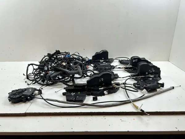 BMW M5 framdörrsstoppare OEM 934404101 image 5