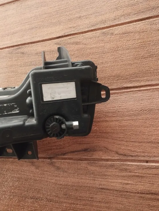Tesla Model 3/Y DRL derecho OEM 150793310C - Halógeno/LED image 7