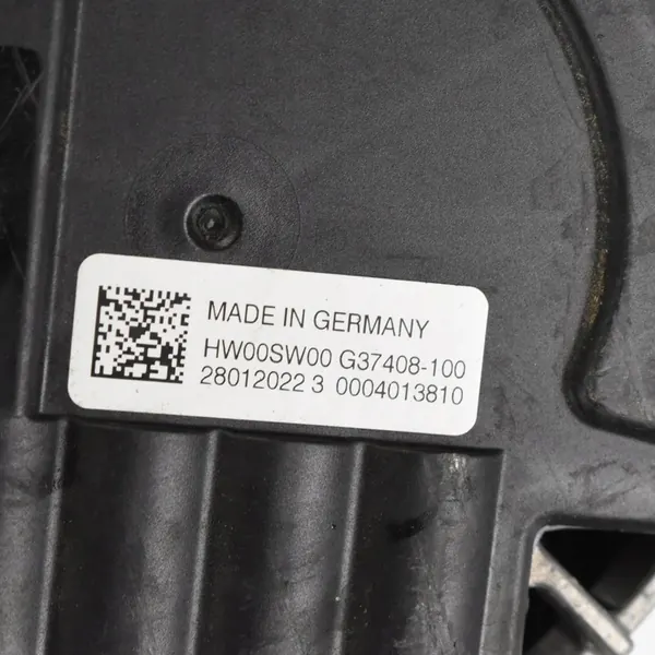 Kühlerlüftermotor Mercedes CLA W118 W177 W247 1.3B G37408-100 image 4