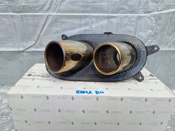 Punta de escape Ferrari Roma OEM 877410 Derecha Trasera image 3