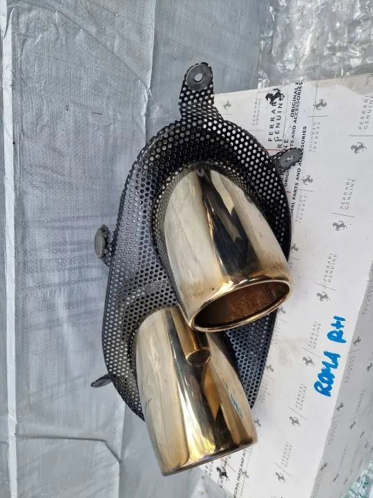 Punta de escape Ferrari Roma OEM 877410 Derecha Trasera image 5