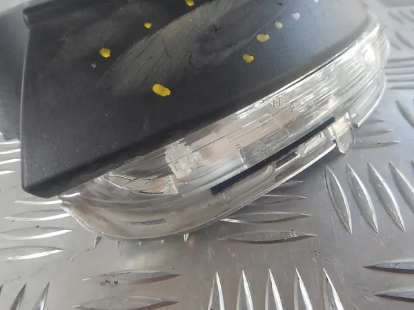 VW Passat CC Pisca Lateral Direito com Carcaça de Espelho image 4