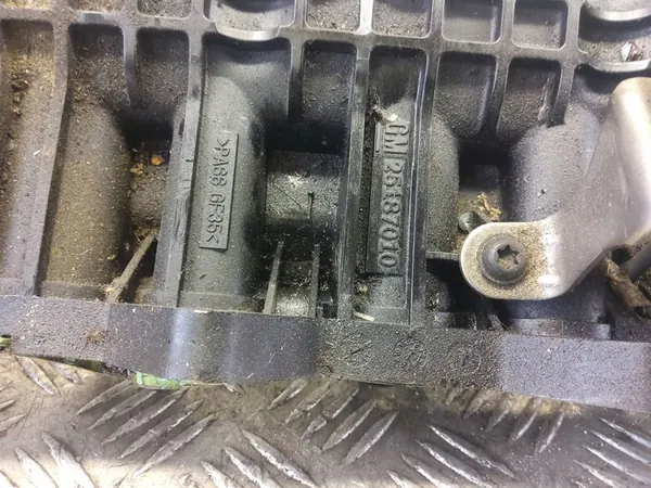 Chevrolet OE 25187010 Coletor de admissão Orlando image 4