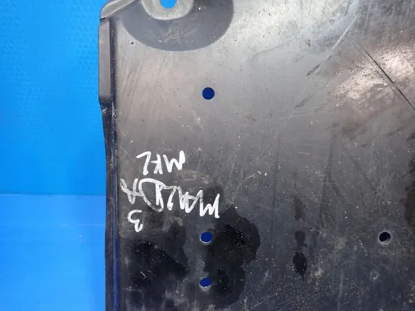 Mazda OE B45A-56-11Y Framskärmskydd image 2