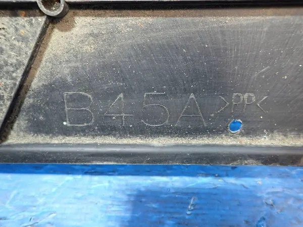 Mazda OE B45A-56-11Y Framskärmskydd image 6