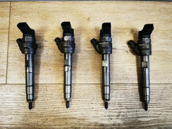 BMW 5 F10 F11 2.0D Brandstofinjector OEM 0445110478 image 2