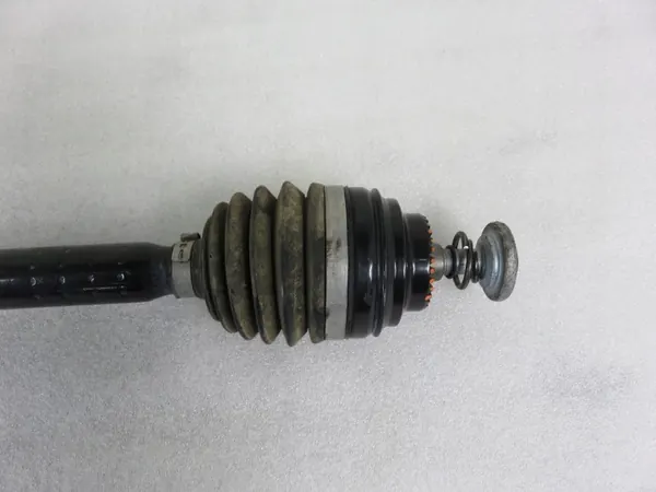 BMW i3 Linke Hinterachswelle OEM 7641213 - Gebraucht image 5