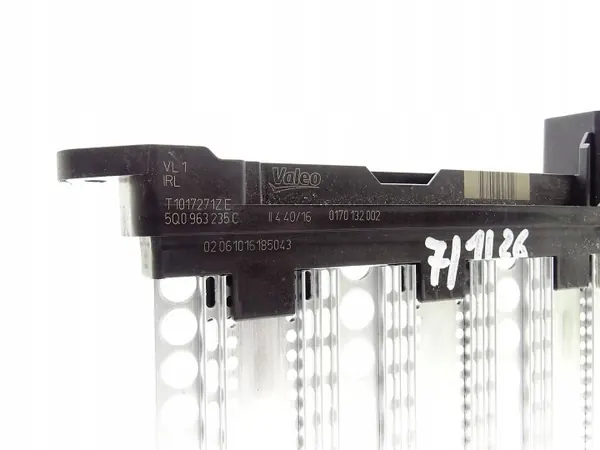 Calentador eléctrico OEM 5Q0963235C para VW Tiguan II image 3