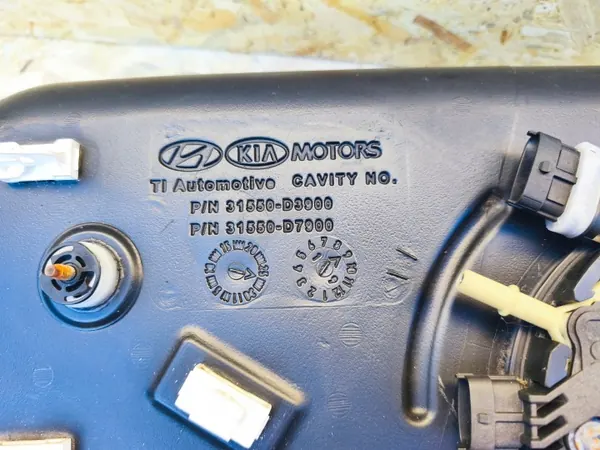 Pompe réservoir AdBlue OEM 31550D3900 pour Kia Sportage image 4