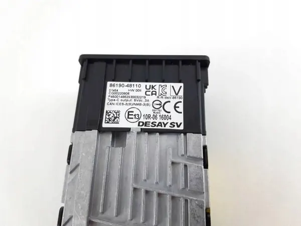 Lexus RX V 2023 USB-port OEM 8619048110 image 3