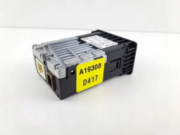 Lexus RX V 2023 USB-port OEM 8619048110 image 4