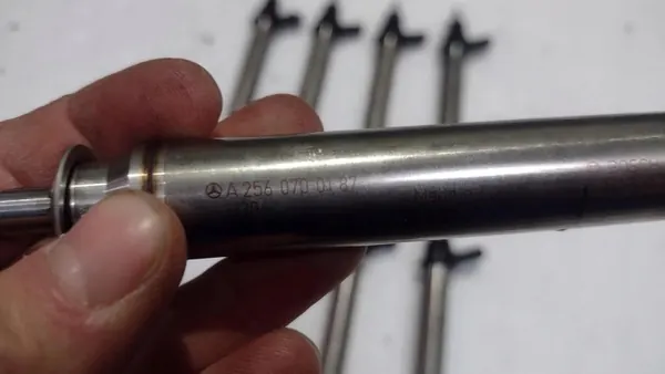 MERCEDES C-KLASA COUPE W205 C43 3.0 AMG Injektorer A2560700187 image 6