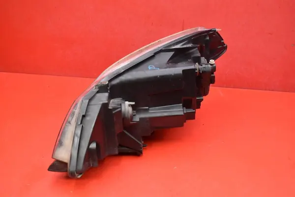 Faros derecho Renault Thalia 2008-2012 8200700030 image 3