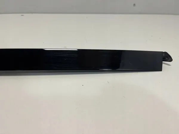 Junta de ventana trasera OEM 7429393 Lado izquierdo BMW X5 G05 image 3