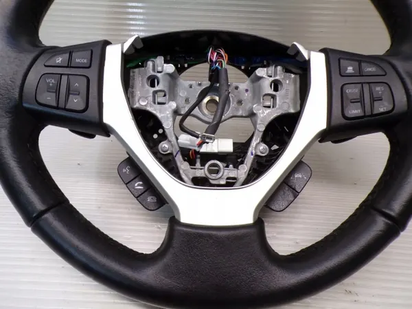 Lederlenkrad OEM 48110-76S52 Suzuki SX4 S-Cross image 4