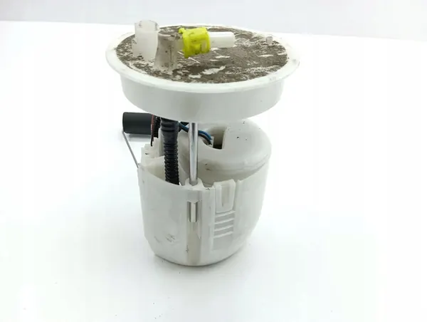 Mazda 3 II 2014 Fuel Pump image 2