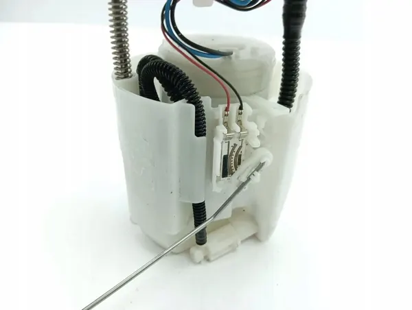 Mazda 3 II 2014 Fuel Pump image 3