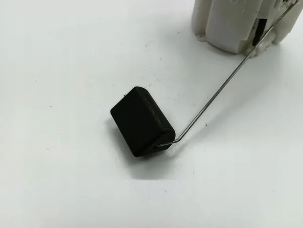 Mazda 3 II 2014 Fuel Pump image 4