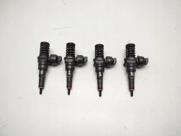 Pompe lave-glace OEM 038130073AG pour VW Golf V image 2