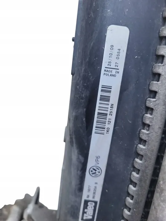 Radiador de agua Volkswagen OE 1K0121251BN image 9