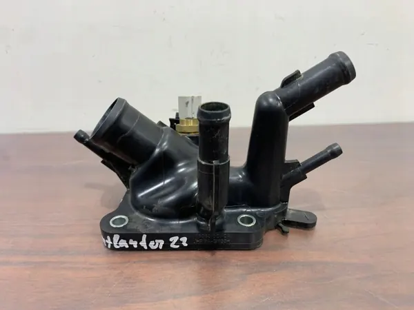 Mitsubishi Outlander IV termostaatin kotelo OEM 110606CA0A image 4