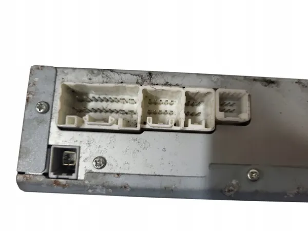 Toyota OE CD-vaihtaja OEM 4621000661 Avensisille image 3