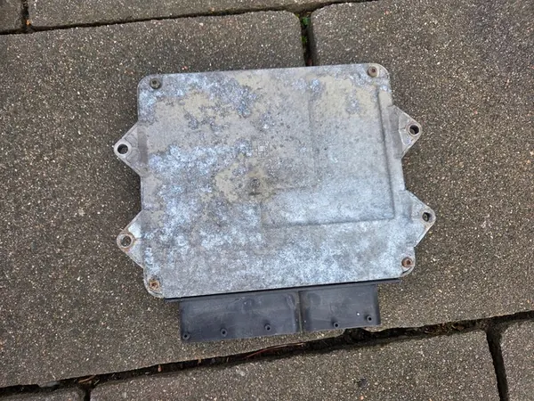 Unité de contrôle moteur FIAT GRANDE PUNTO 51806498 MJD6F3.P7 image 2