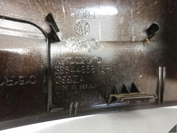 Volvo XC60 II Cache Miroir OEM 39844958 Côté Gauche image 10