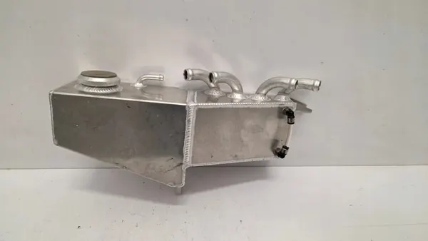 Réservoir de trop-plein Nissan 370Z ARC image 1