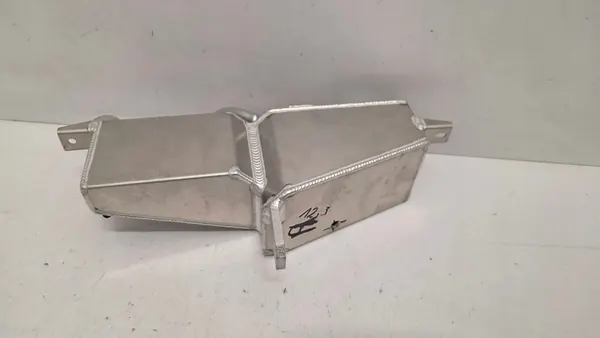 Réservoir de trop-plein Nissan 370Z ARC image 3