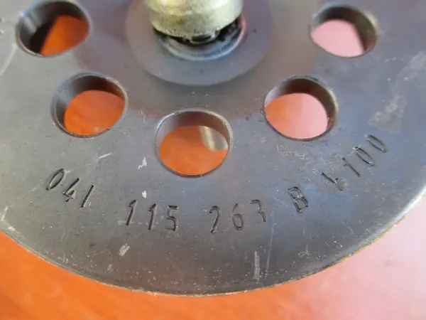 VW AUDI SEAT SKODA 1.6 2.0 TDI Olje Pump Hjul 04L115263B image 2