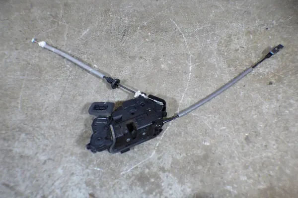 Fram vänster dörrlås Skoda Fabia III 5TB837015C 7-PIN image 3