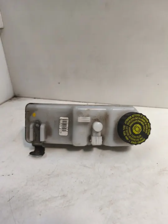 Bremsflüssigkeitsbehälter OEM 9006932028 Auris I image 2