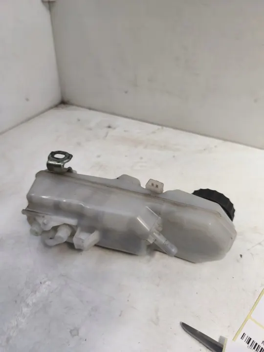 Bremsflüssigkeitsbehälter OEM 9006932028 Auris I image 7
