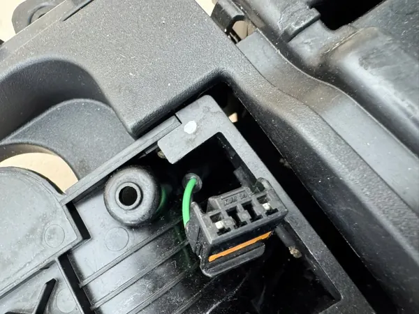 Ladeklappe Hyundai Kona II EV OEM 863CC-HF702 image 6