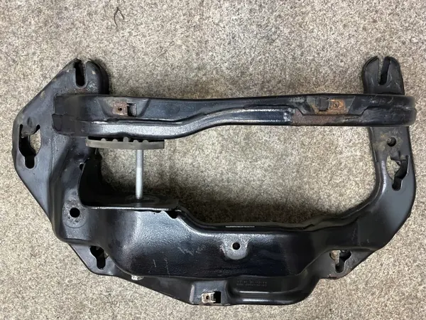 Getriebestütze OEM 6854188 für BMW X5 X6 image 3