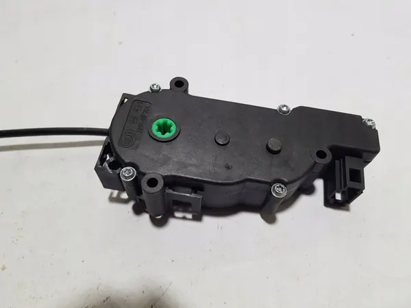 Bagageutrymmeslås Mercedes W204 Kombi OEM image 4