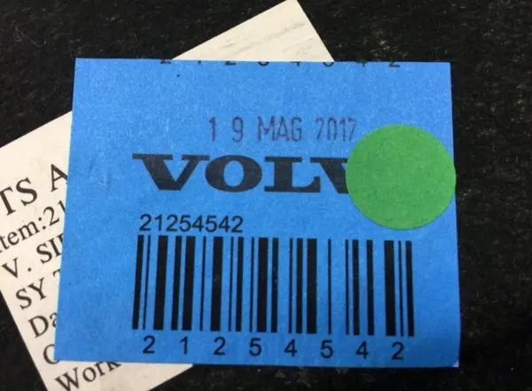 Panneau de cabine Volvo OEM 21254542, côté gauche image 7