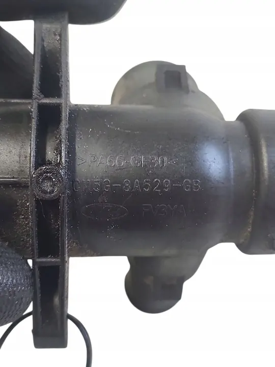 Carcasa de termostato Ford Focus 2013 image 3