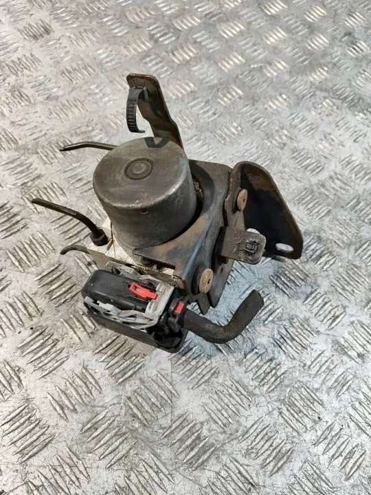 Pompe à frein ABS Kia Picanto II OEM 61589-44200 image 3