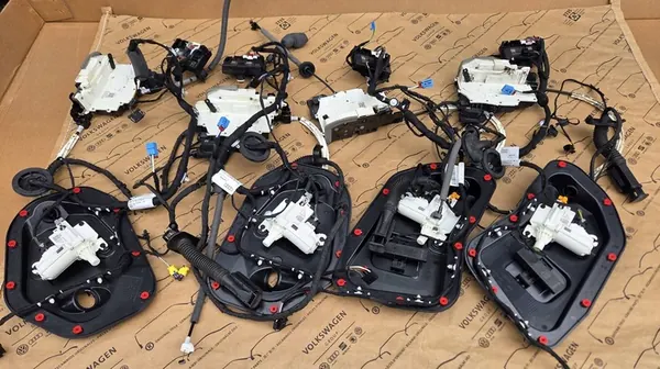 Audi Q8 E-tron Soft Close Dörrsystem 4K0839015R image 2