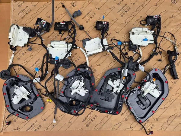 Audi Q8 E-tron Soft Close Dörrsystem 4K0839015R image 3