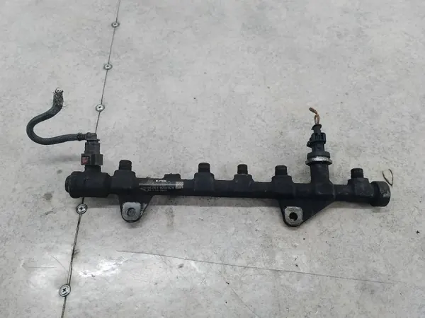 Rampe d'injection diesel OEM 8200600206 Renault Trafic II image 2
