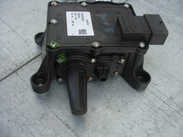 Freno de mano eléctrico OEM 0204706357 - Usado image 10