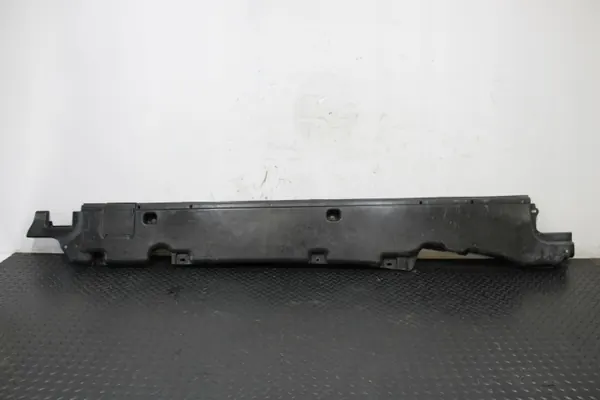 OEM 7L0825212 Oikea Alustasuojus Porsche Cayenne 7L5 image 2
