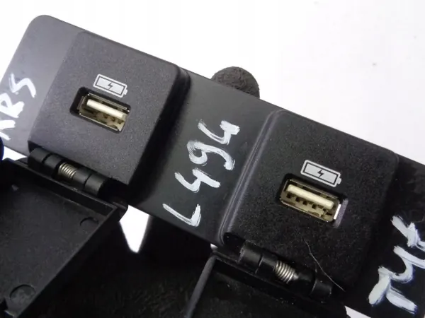 OEM JPLA-19010-CA Taka USB-latausportit Range Rover Sport image 3