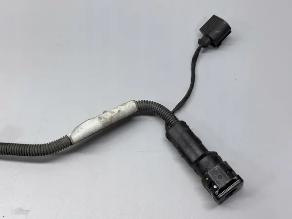 Audi A4 B9 Lift AdBlue-Leitung Heck OEM 8W0131962F image 3