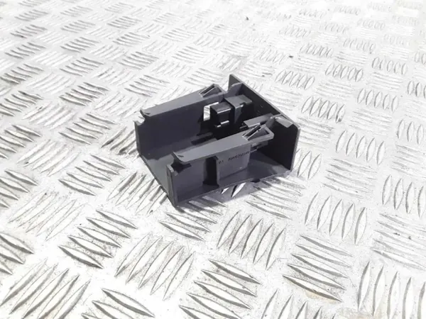 USB-portti OEM BM51A044L28ADW Ford Focus III:lle image 3